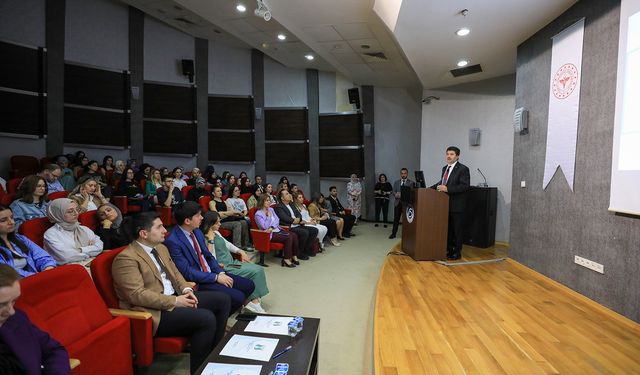 Yenilikçi sağlık uygulamaları sempozyumda ele alındı