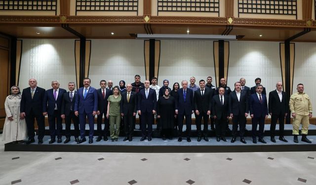 İşçilerle bir araya geldi! Cumhurbaşkanı Erdoğan'dan 1 Mayıs mesajı