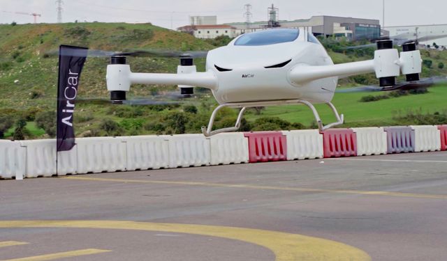 Türkiye'nin uçan otomobili havalandı