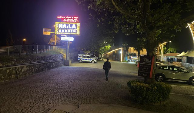 Kına gecesinde eğlenenlerin üzerine disko topu düştü: 3 yaralı