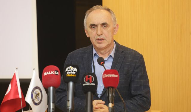 SAÜ'lü profesör kahverengi kokarcaya çözüm olan TUTSAK’ı SATSO Meclisi’nde anlattı