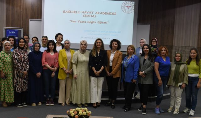 Sakarya Üniversitesinde “Kanserde Erken Teşhis ve Farkındalık” eğitimi düzenlendi