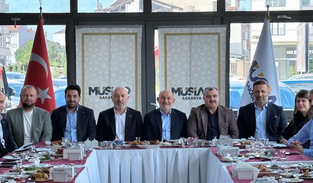 Başkan Püsküllü, MÜSİAD Sakarya’da toplantıya katıldı