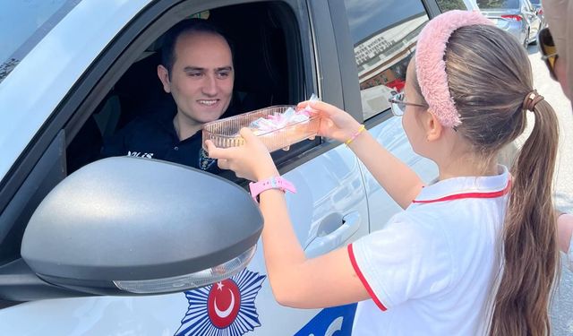 Arifiye’de Trafik Haftası’nda öğrencilerden anlamlı etkinlik
