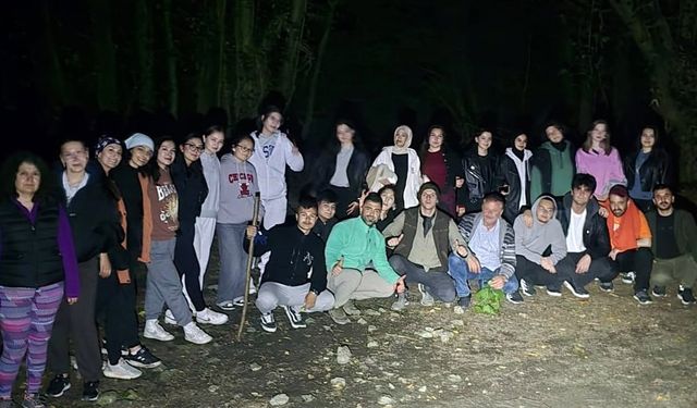 Çadır kampında rekreasyonun inceliklerini öğrendiler