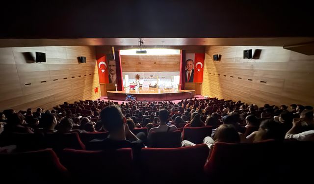 "Postacı" tiyatro oyunu Serdivanlılarla buluştu