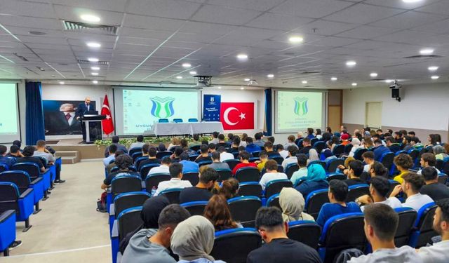 Hendek’te ‘Dijital Dönüşüm’ temalı kariyer zirvesi