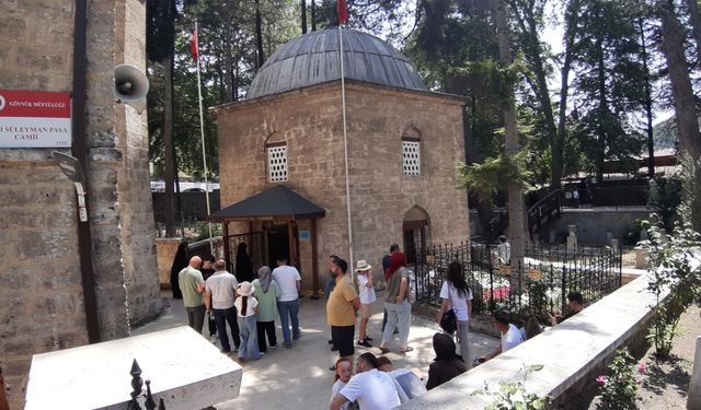 Akşemseddin Hazretleri Türbesine bayram tatilinde yoğun ilgi