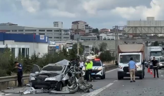 TEM'de otobüs ile otomobil çarpıştı: 3 yaralı