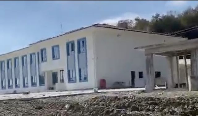 Kaynarca'da okul inşaatı 3 yıldır bitmedi, yeniden ihaleye çıkılıyor