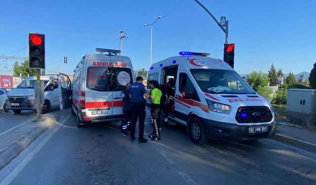 Kırmızı ışıkta geçti kazaya neden oldu
