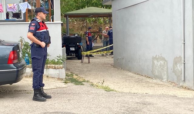 Yaralı halde ev baskınına gitti, 4 kişiyi yaraladı