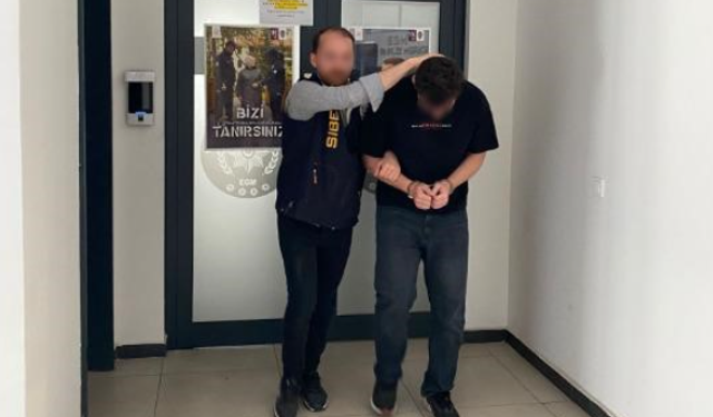 115 yıl hapis cezasıyla aranan dolandırıcı yakalandı