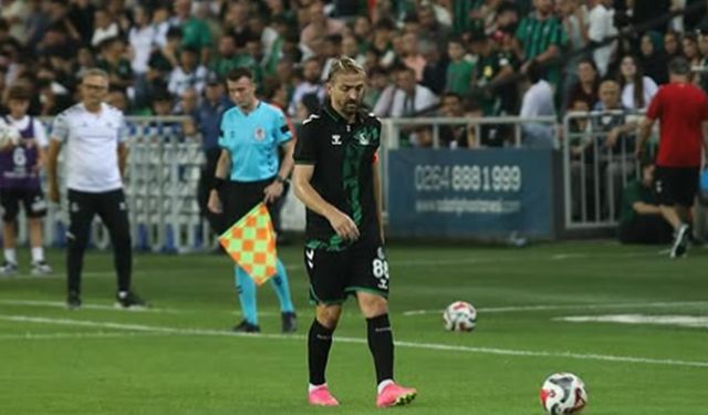 Caner Erkin taraftara böyle seslendi