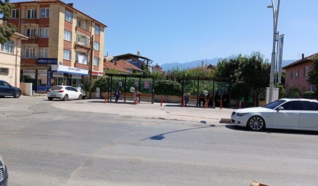 Akyazılılardan 'Otogar yanlış yere yapıldı' tepkisi