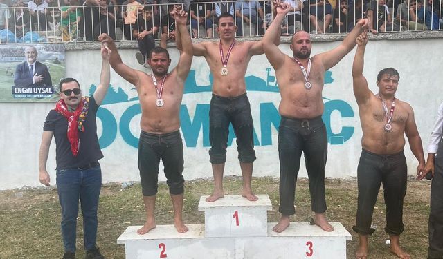 Büyükşehir’in pehlivanı Kütahya’da kürsüye çıktı