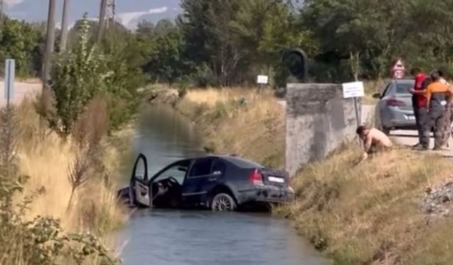 Sulama kanalına uçtu