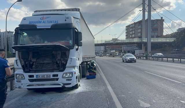 Seyir halindeki tırda yangın