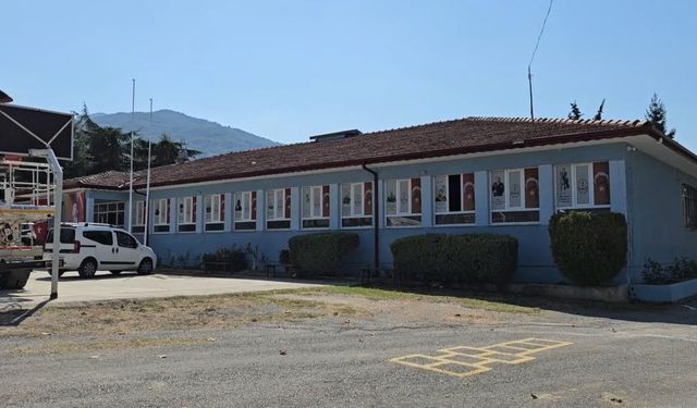 Gençlerden eğitime imece usulü destek
