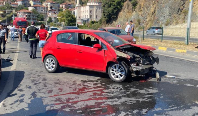 5 araç birbirine girdi