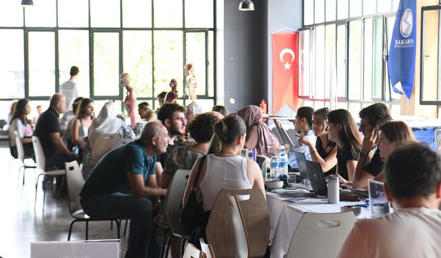 Sakarya Üniversitesinde tanıtım günleri yoğun ilgiyle tamamlandı