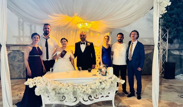 AFAD gönüllüleri enkazdan kurtardıkları Eda'ya verdikleri sözü tuttu