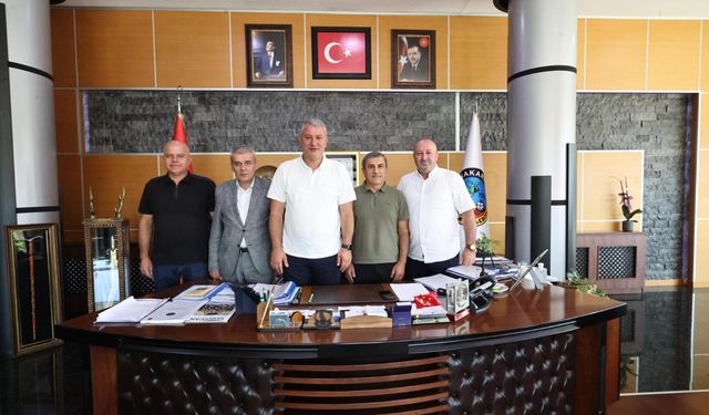 Başkan Osman Çelik, esnaf odası başkanlarıyla bir araya geldi