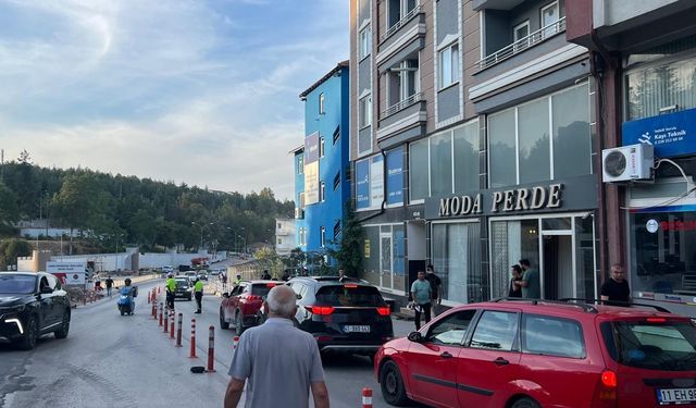 Hamsu Köprüsü’nde toprak kayması; kapatıldı