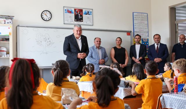 Başkan Çelik öğrencilerin heyecanına ortak oldu