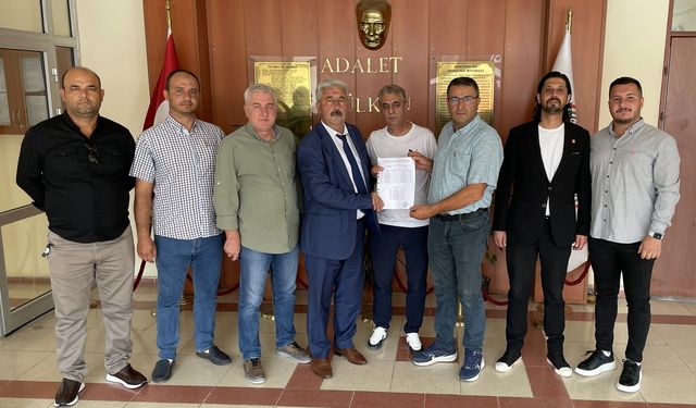 Pamukova CHP İlçe Başkanı Uysal ve ekibi mazbatalarını aldı