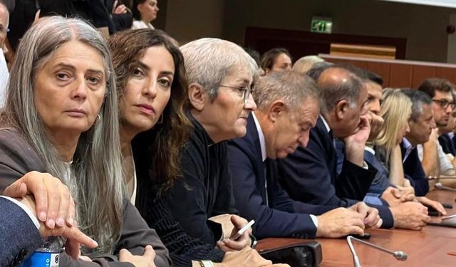 Ayça Taşkent, İmamoğlu'nun diploma davasının ilk duruşmasına katıldı