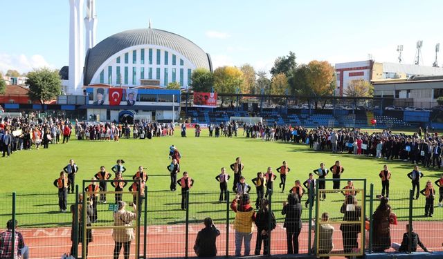 Cumhuriyet'in 102. yılında Hendek'te coşku dolu kutlama