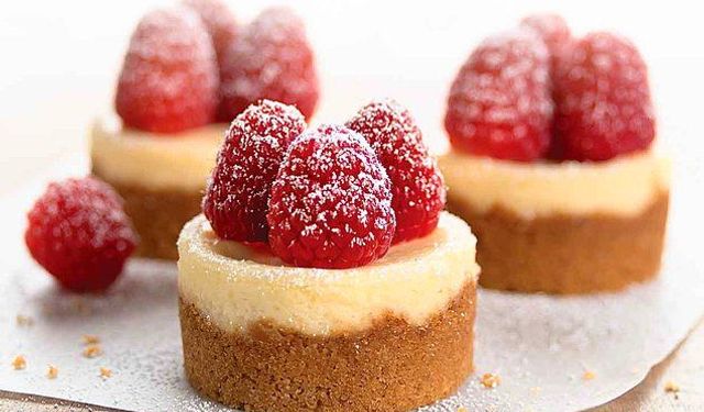 Kendi Kendine Kutlama Kültürü: Mini Tatlıların Yükselişi