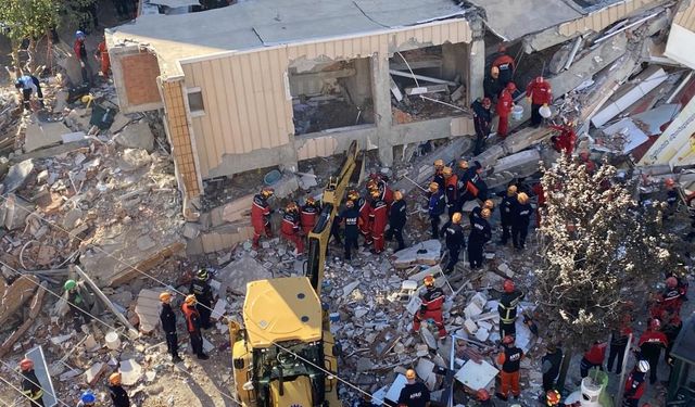 Komşuda yıkım paniği! 9 bina mühürlendi