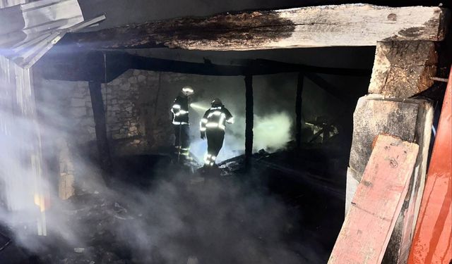 Marangoz atölyesinde yangın çıktı