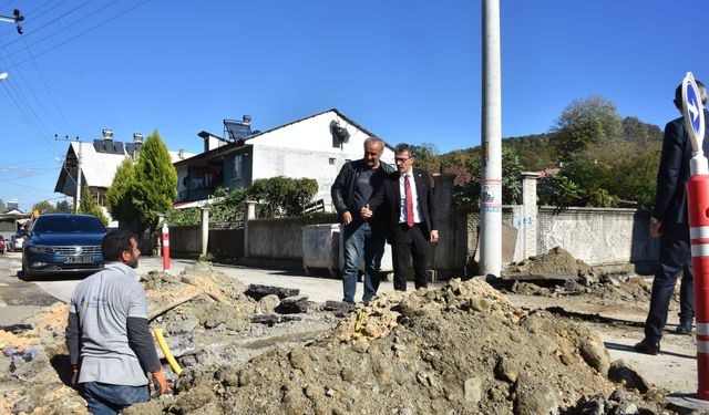 Başkan Dinç, Değirmendere'de doğalgaz çalışmalarını inceledi