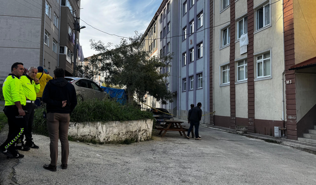 Bunalıma giren genç beşinci kattan atladı