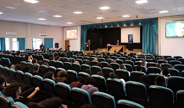 Başkan Çelik öğrencilerle buluştu