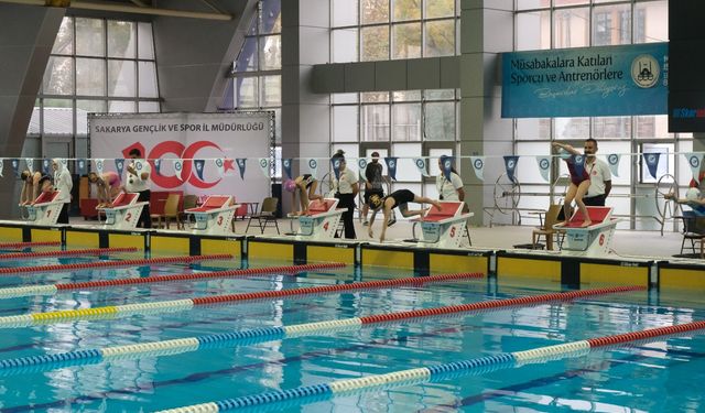 Sapanca’nın minik yüzücülerinden Cumhuriyet coşkusuna yakışan başarılar