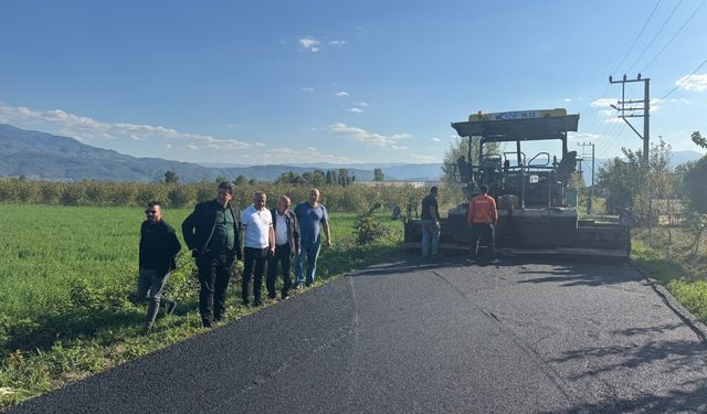 Akyazı’da yol çalışmaları sürüyor