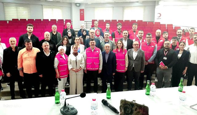 Sakarya Kızılay yönetimi koordinasyon toplantısında bir araya geldi