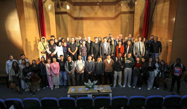 SUBÜ’den uluslararası öğrencilere türkü dinletisi