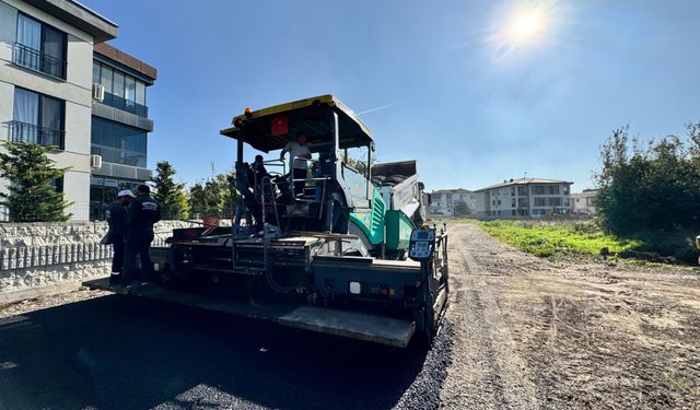 Serdivan'da yol çalışmaları hız kesmiyor