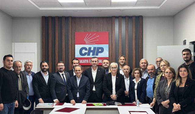 CHP Sakarya'da ilçe başkanları toplantısı yapıldı... O ismin katılmaması dikkat çekti!