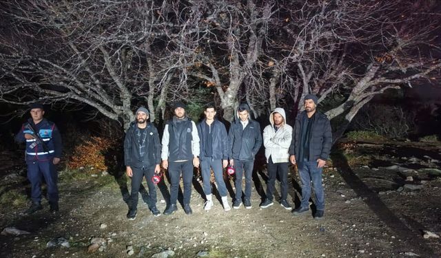 Ormanda mahsur kalan 6 kişi kurtarıldı