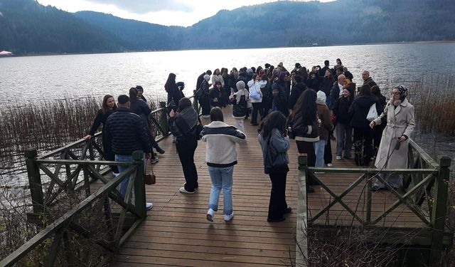 Abant Gölü’ne ziyaretçi akını