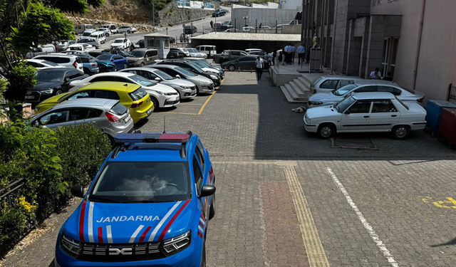 Depodan bir ton fındık çalan hırsızlar yakalandı