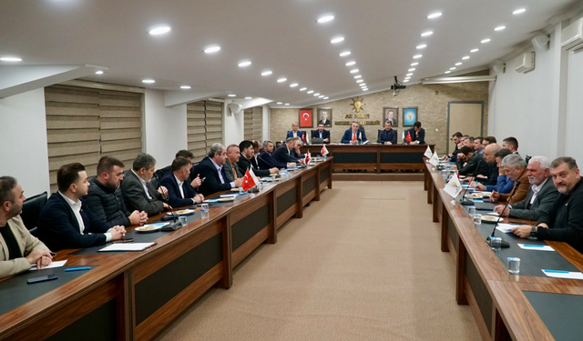 AK Parti'de İlçe Başkanları toplantısı yapıldı