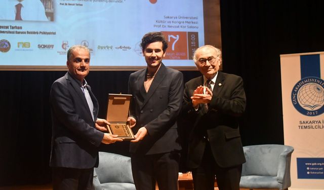 Prof. Dr. Nevzat Tarhan SAÜ'de ailenin önemini vurguladı