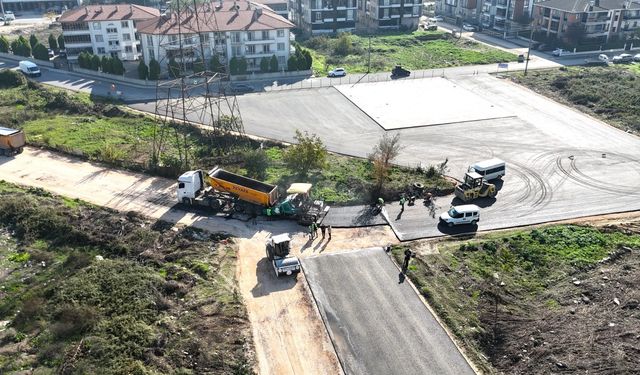Erenler'de asfalt çalışmaları tüm hızıyla sürüyor